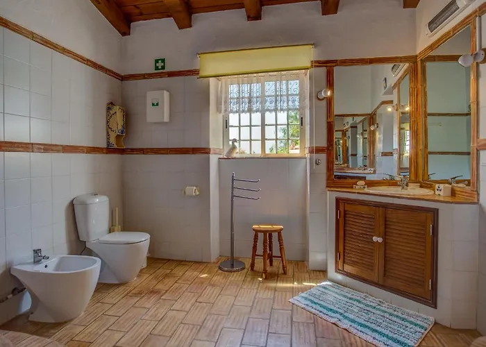 All Are Located In A Finely Restored Quinta Casa de Férias